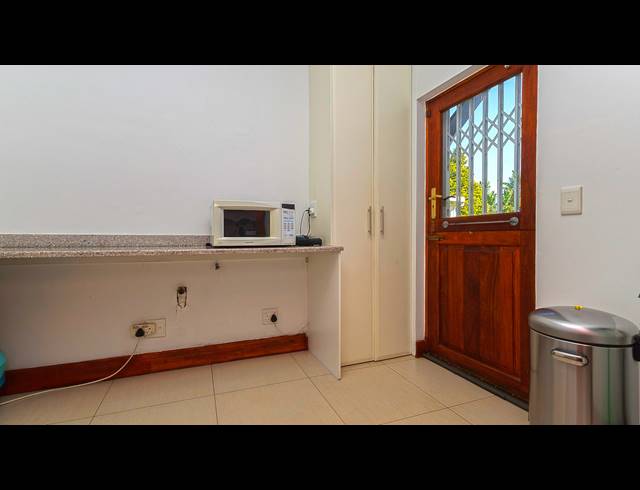 7 BEDROOM HOUSE FOR SALE IN CHELMSFORDVILLE